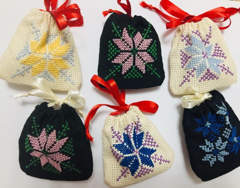 50 Embroidery Gift bags, wedding candy bags mini gift for guests. - Image 6