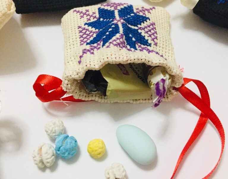 50 Embroidery Gift bags, wedding candy bags mini gift for guests. - Image 5