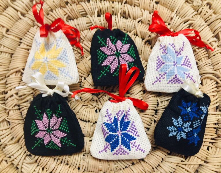 50 Embroidery Gift bags, wedding candy bags mini gift for guests. - Image 4