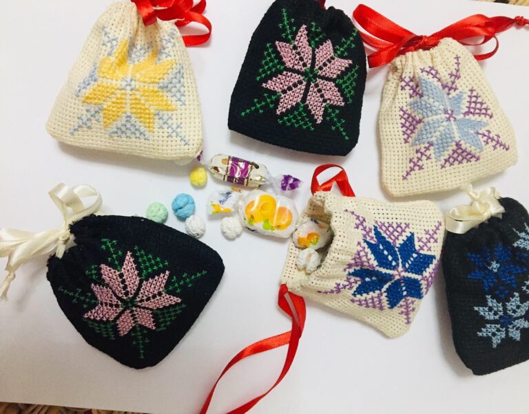 50 Embroidery Gift bags, wedding candy bags mini gift for guests. - Image 8