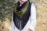 ⁦Women Handmade Palestinian Embroidered Shawl, Triangle Shape, with Green and Honey Embroidery⁩ - الصورة ⁦2⁩