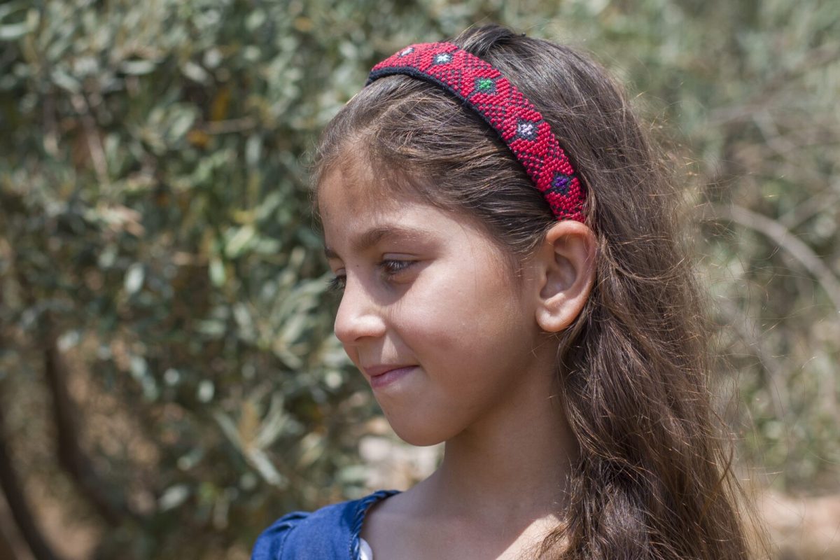 Red Embroidered Hairband - Image 1