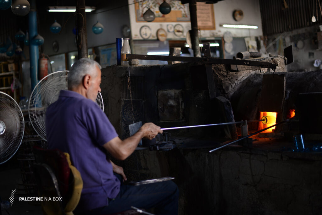 The Art of Glass-Blowing 2 First, glass is melted in an extremely hot furnace. The liquid that comes out is then placed on a pipe ready to be handled.