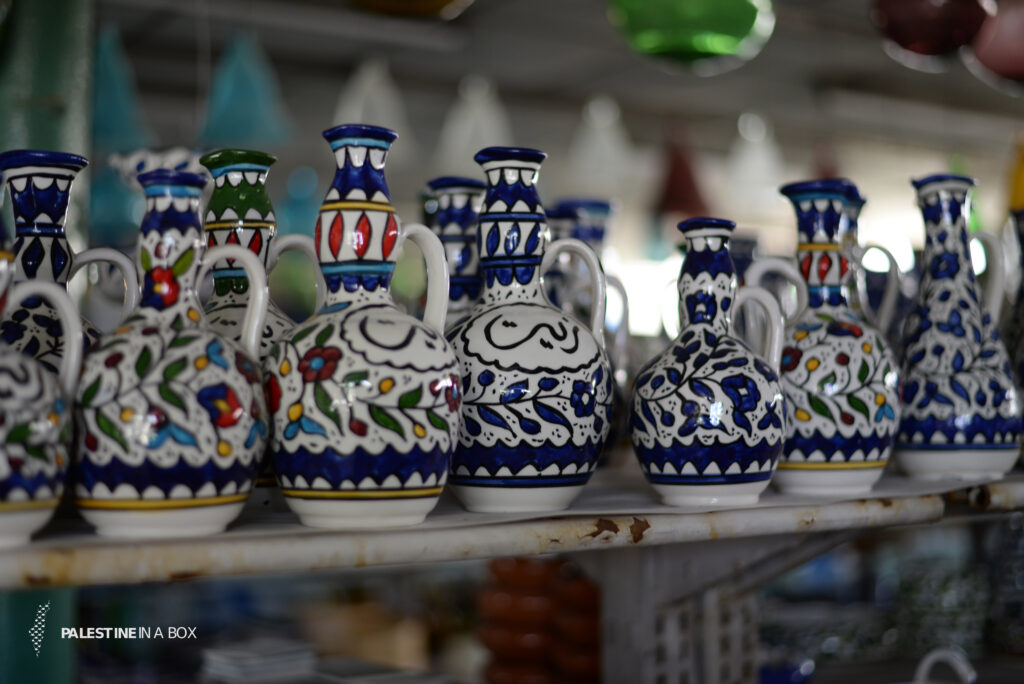 The Art and History of Hebron Ceramics 7 The Art and History of Hebron Ceramics 2