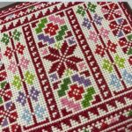 ⁦"Canaanite Motifs" Premium Hand-Embroidered Palestinian Wooden Box - Size 23x23x6 cm⁩ - الصورة ⁦3⁩