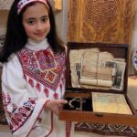 ⁦Wooden Box with  Royal handmade  Tatreez (Red & Multi-Color) - Size 23x23x6 cm⁩ - الصورة ⁦7⁩