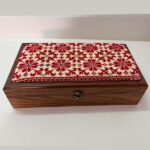 "Vein of Roses" Wooden Box - Hand-Embroidered (33.5x18x8 cm) - الصورة 4