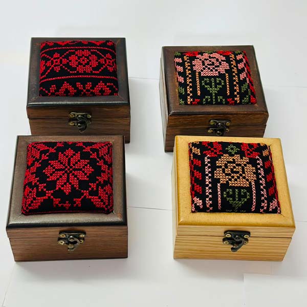7 Mini Heritage Wooden Favor Boxes – Machine Embroidered (Size 10x10x6 cm) - Image 1