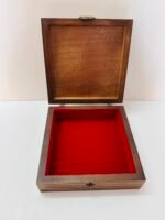 "Canaanite Motifs" Premium Hand-Embroidered Palestinian Wooden Box - Size 23x23x8 cm - الصورة 5