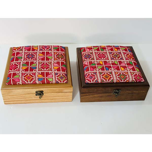 box2_1 Wooden Box with Royal Handmade Tatreez on Off-White Fabric (Red & Multi-Color) - Size 23x23x8 cm - الصورة 1